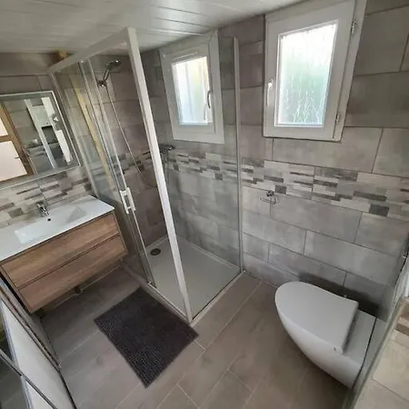 Maison Pleine De Charme Avec Grand Jacuzzi Prive Villa